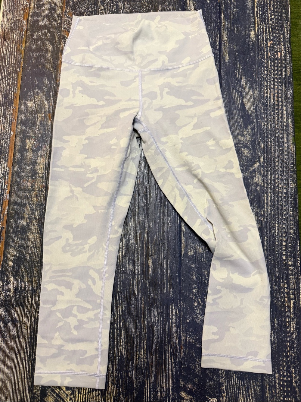 Lululemon Women’s High-Waist Camouflage Leggings in Light Gray